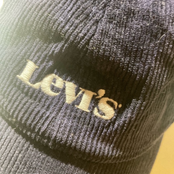 LEVI’s corduroy, snapback hat. - Picture 3 of 5